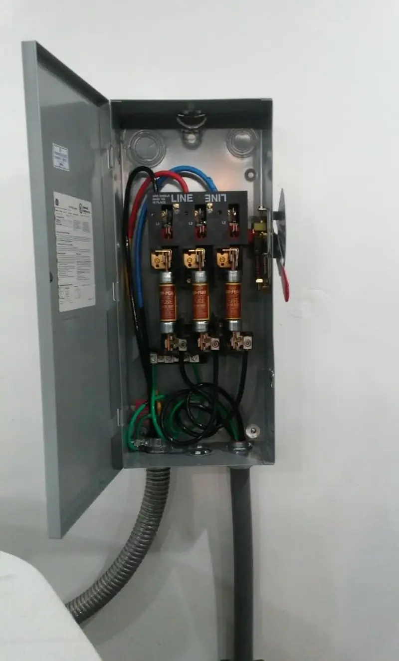 Three-phase disconnect switch installed for Electrical Wiring & Rewiring in Canal Winchester